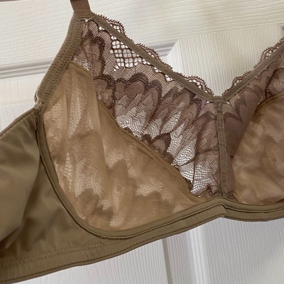 True & Co. Lace Bralette, unlined, underwire, 38 B in Taupe - Picture 4 of 7